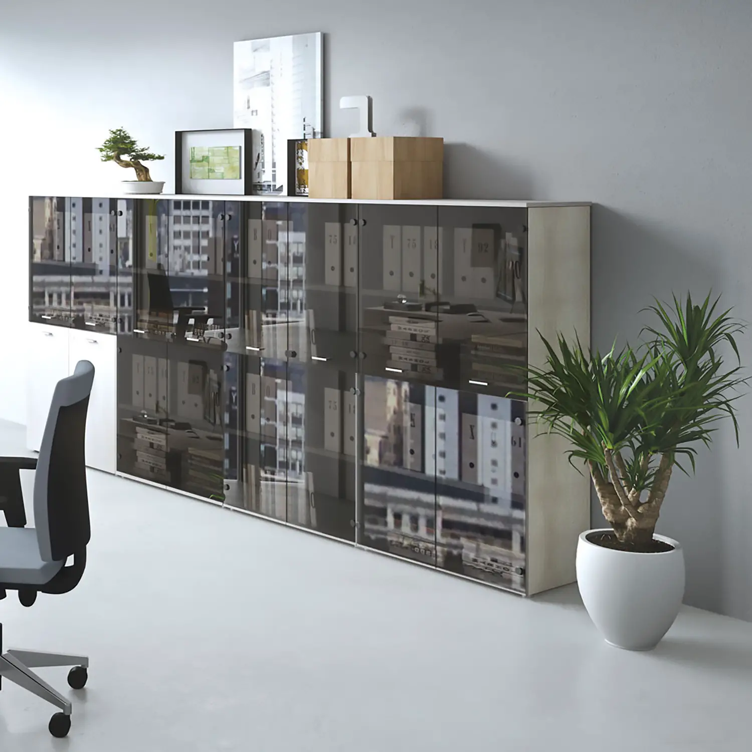 Libreria Kamos Con ante in Vetro cm. 90x46x89h - Conforme CAM - Arredo per l'ufficio