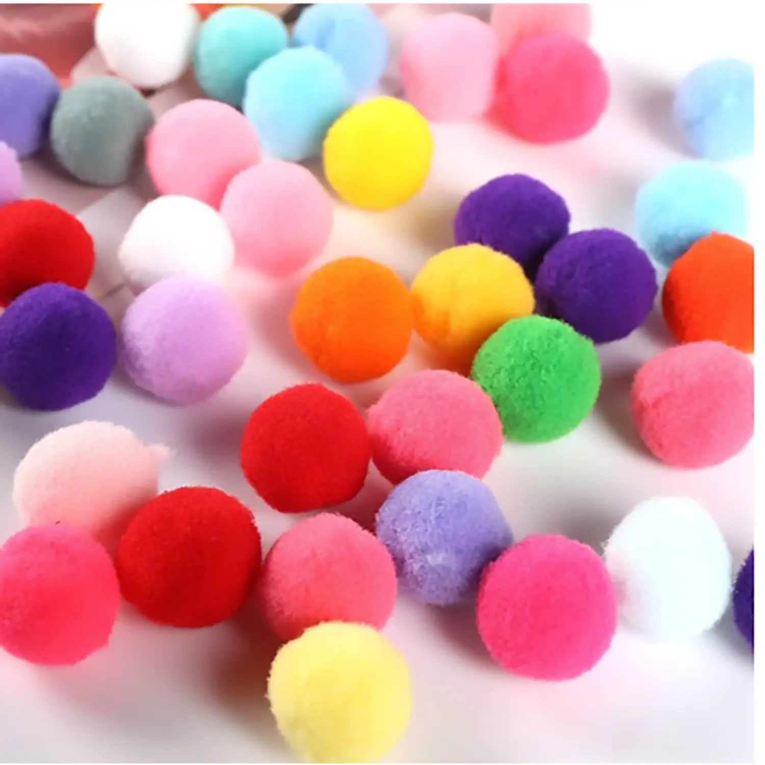 Pom Poms Mini 7mm, 500 pezzi - Applicazioni e decori